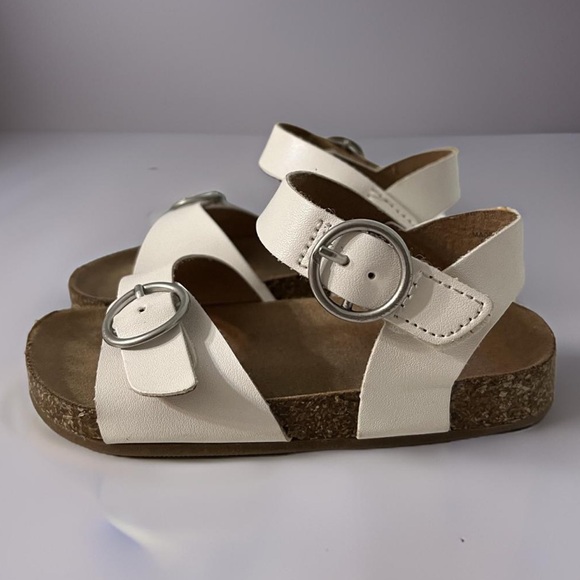 🔥OLD NAVY SANDLAS🔥 - Picture 3 of 5